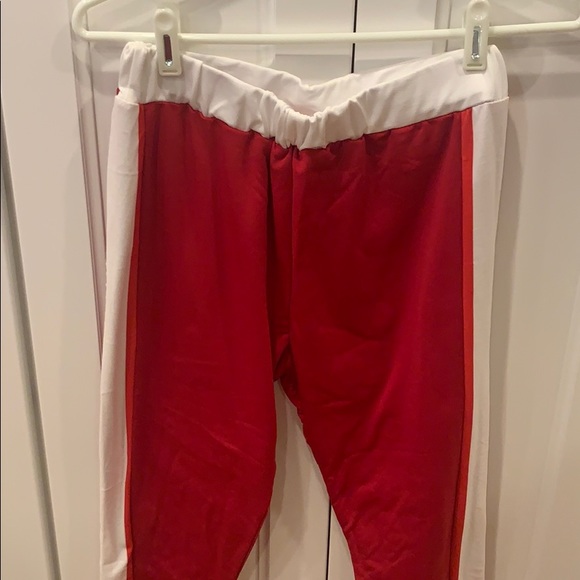 New Cropped sweat suit athletic suit top & bottom - Picture 5 of 5